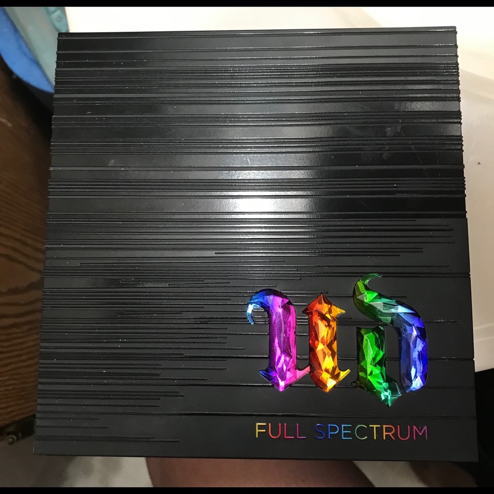 Urban Decay eyeshadow palette